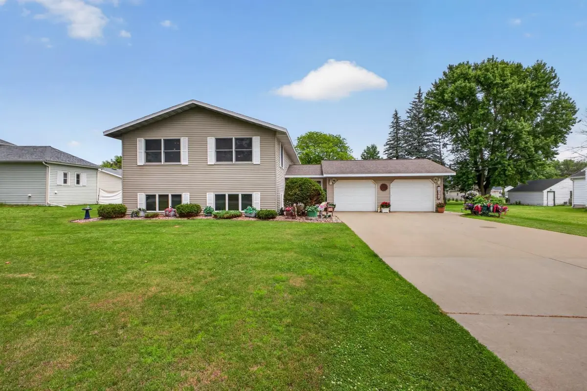 811 Broadway AVE, Wabasha, MN 55981