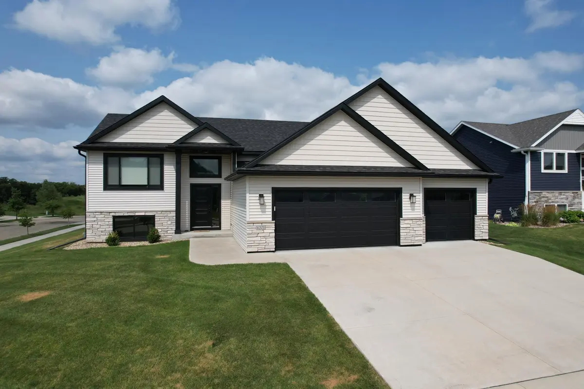 6201 55th AVE NW, Rochester, MN 55901