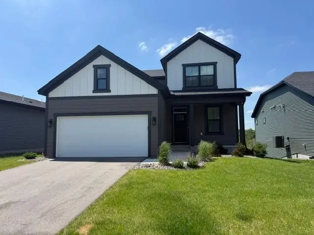 10547 Robinwood RD, Chaska, MN 55318