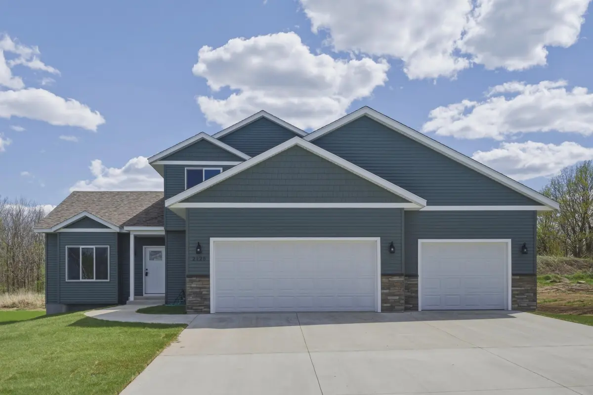 2125 13th ST NW, Faribault, MN 55021