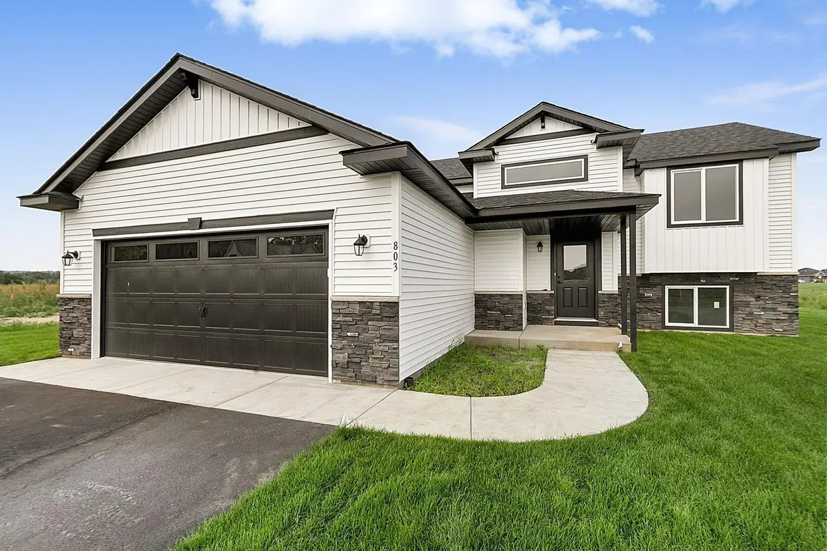 807 Prateria AVE, Avon, MN 56310