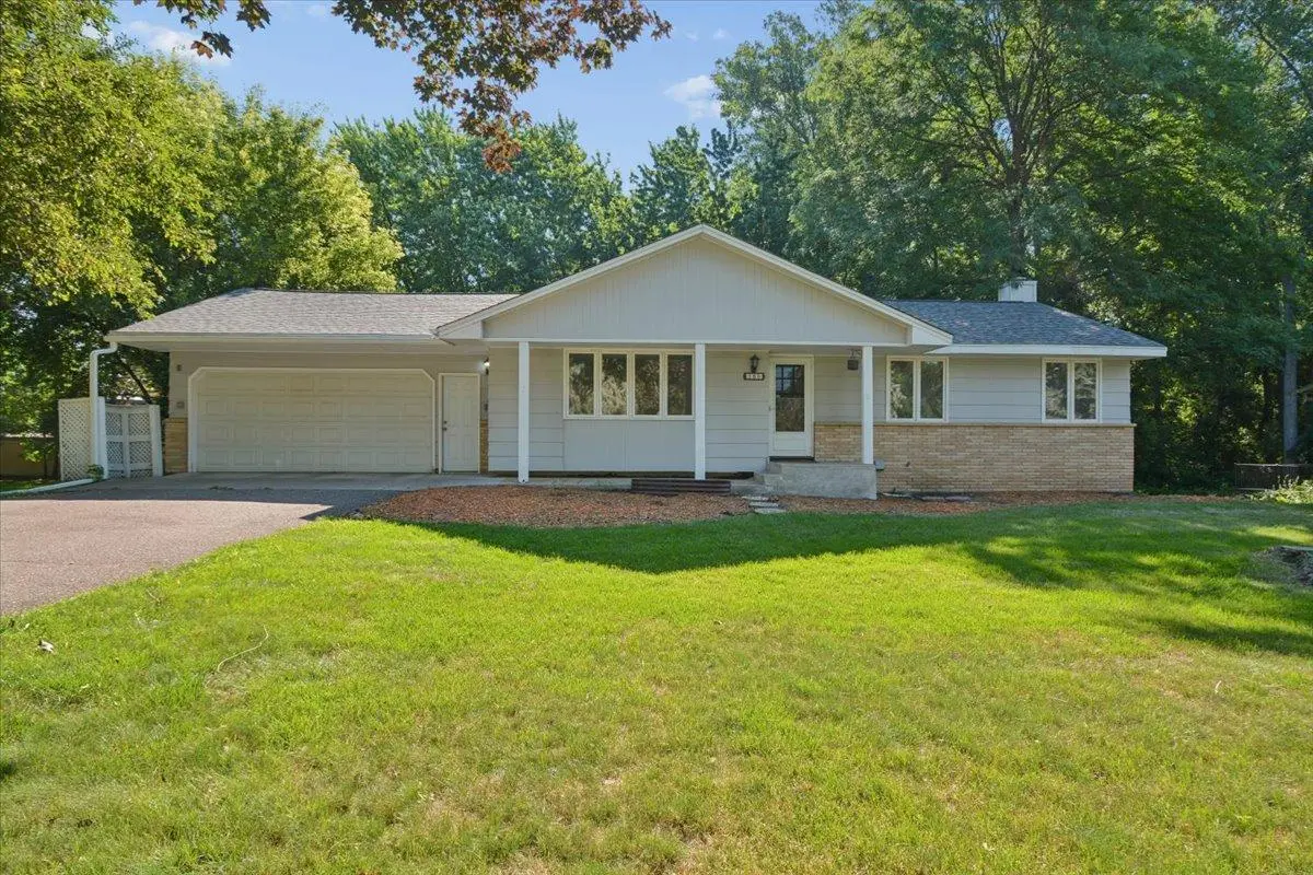 300 Quaker LN N, Plymouth, MN 55441