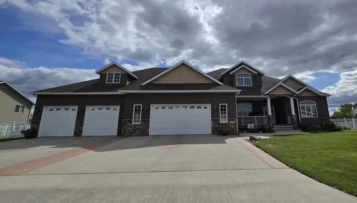 1007 6 AVE NE, Dilworth, MN 56529