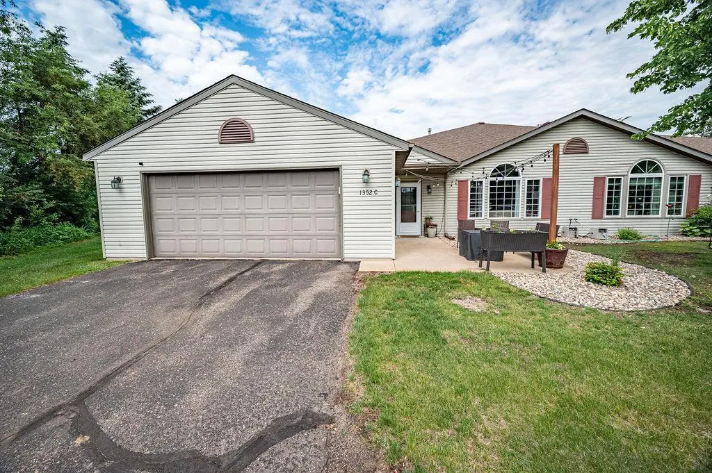 1352 Carriage DR #C, Hudson, WI 54016