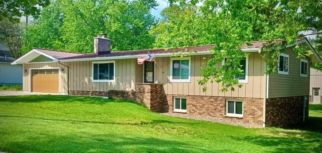 1121 E Laneville AVE, Durand, WI 54736