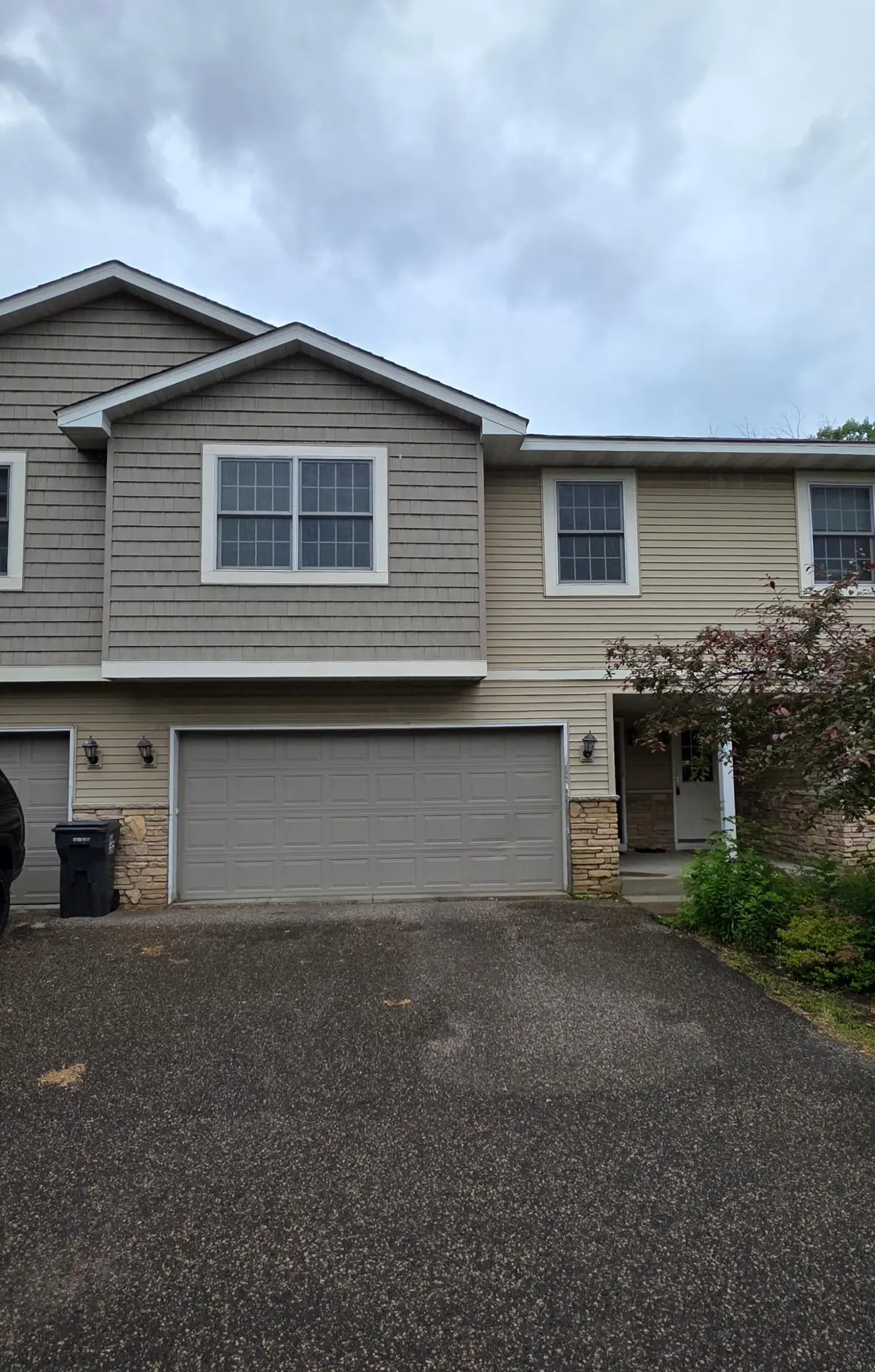 1875 Garden WAY, Saint Paul, MN 55119