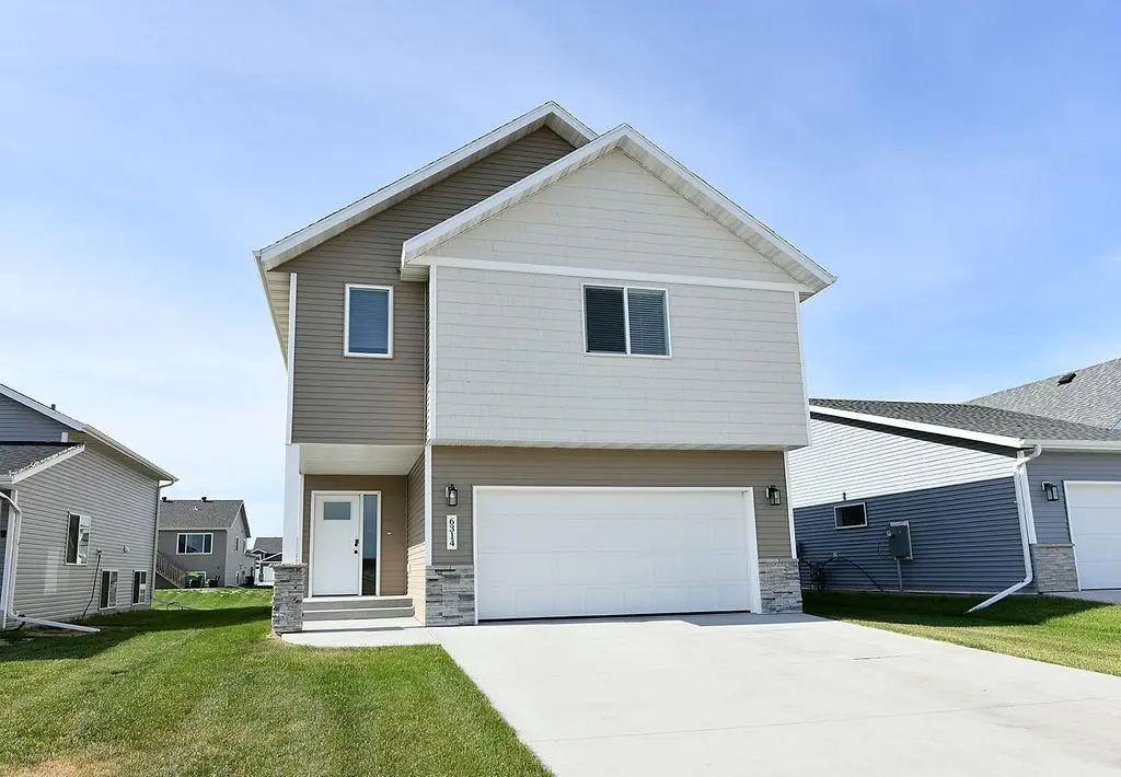 6314 82nd AVE S, Horace, ND 58047