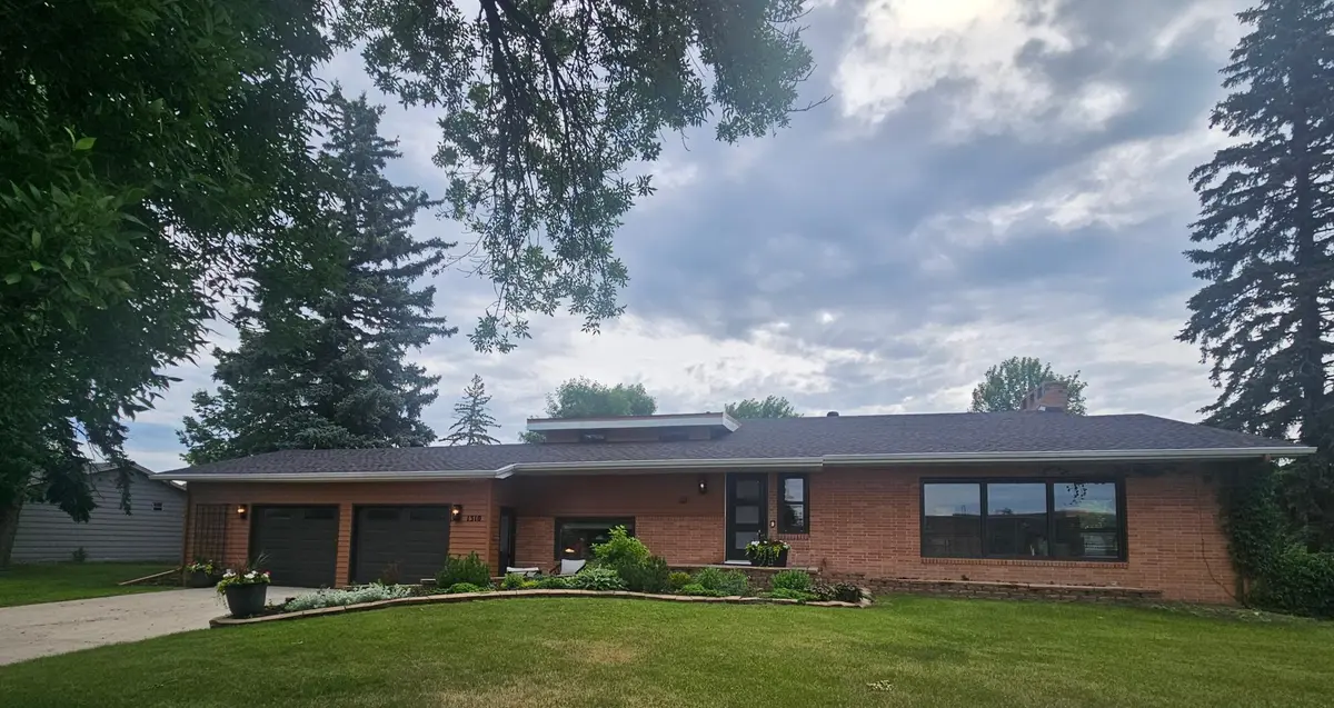 1310 4th ST N, Wahpeton, ND 58075