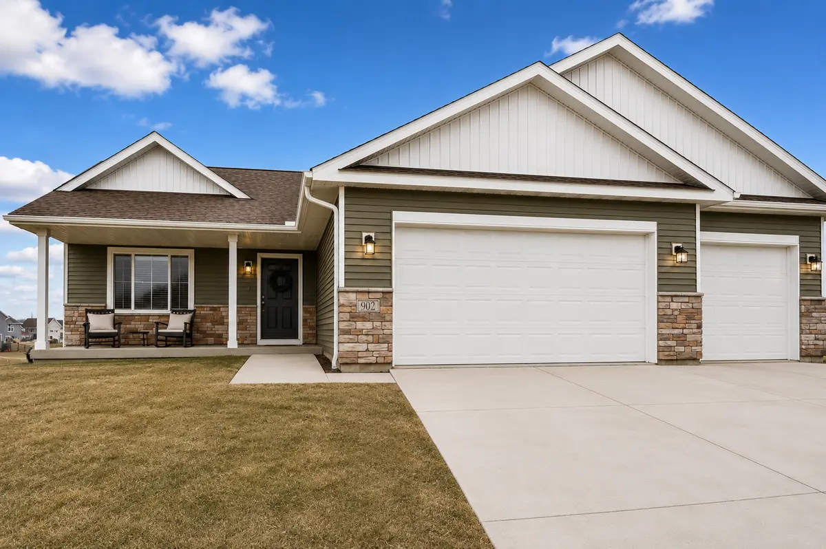 902 Emily CT NE, Montgomery, MN 56069