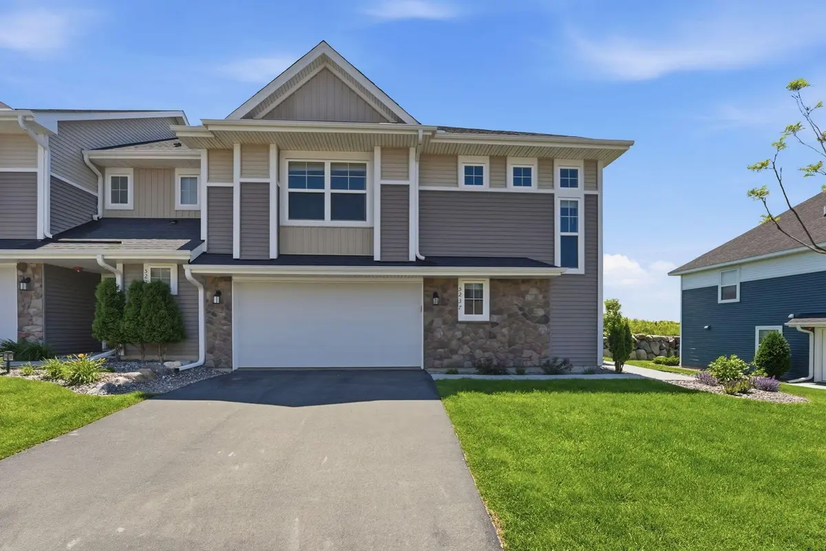 5237 Trotter TRL, Victoria, MN 55386
