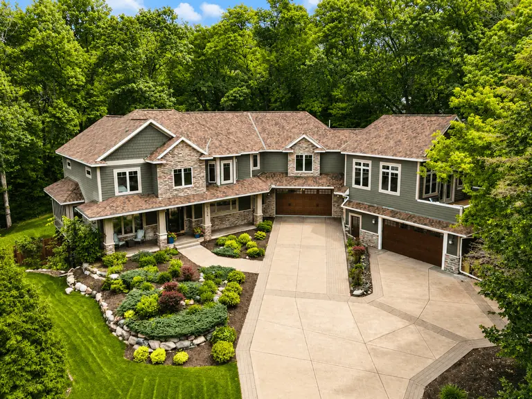 14708 Woodhaven RD, Minnetonka, MN 55345