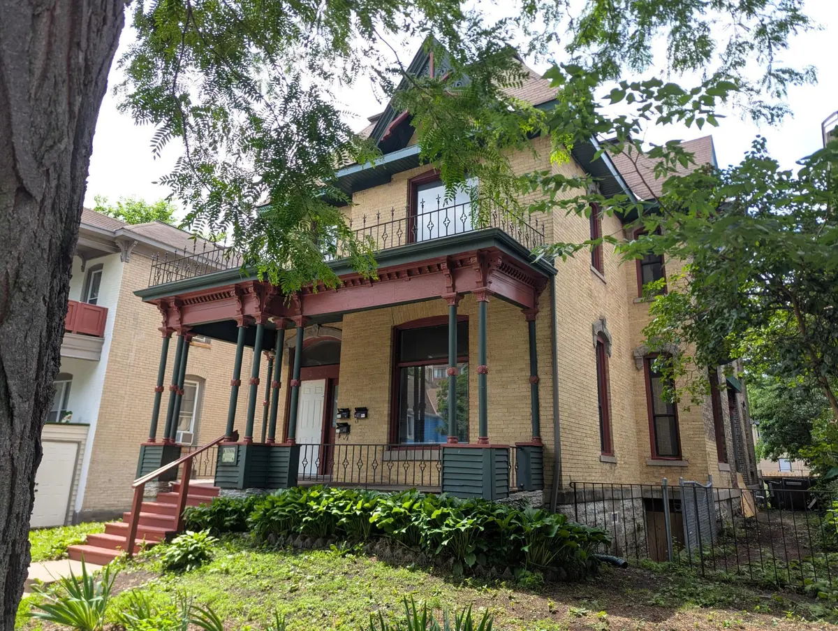 2106 Elliot AVE, Minneapolis, MN 55404