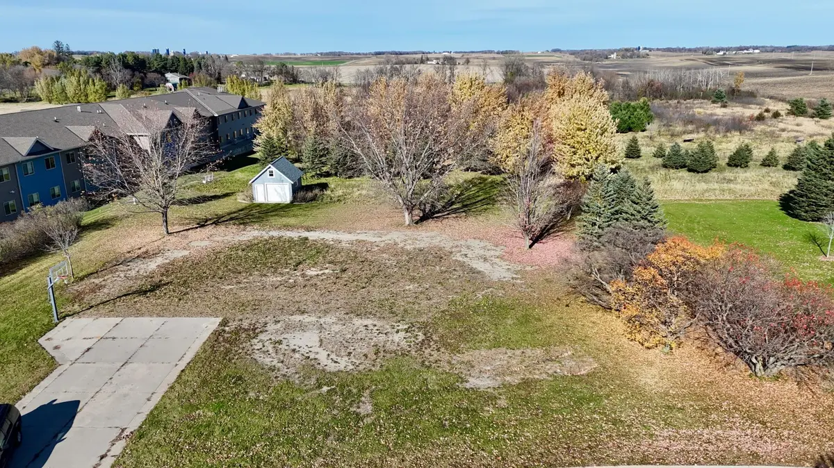 400 Luella ST, Watkins, MN 55389