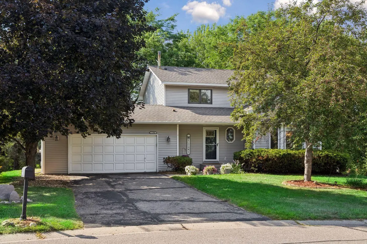 12904 Essex WAY, Apple Valley, MN 55124