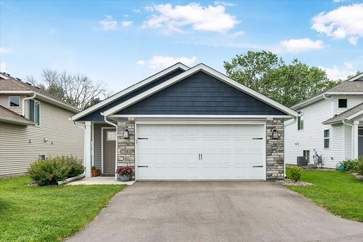 7381 Degrio WAY, Inver Grove Heights, MN 55076