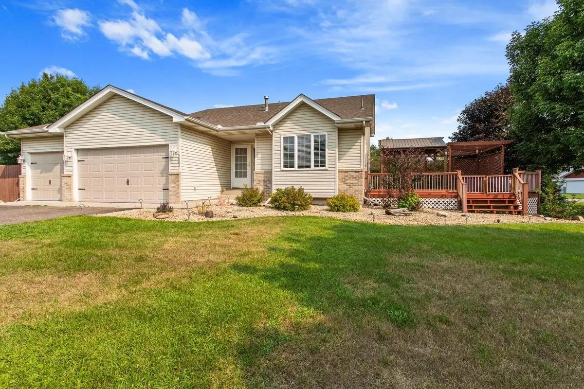 7061 148th AVE NW, Anoka, MN 55303