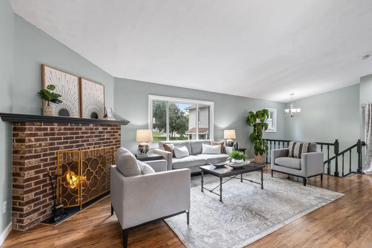 7440 Landau Curve, Bloomington, MN 55438