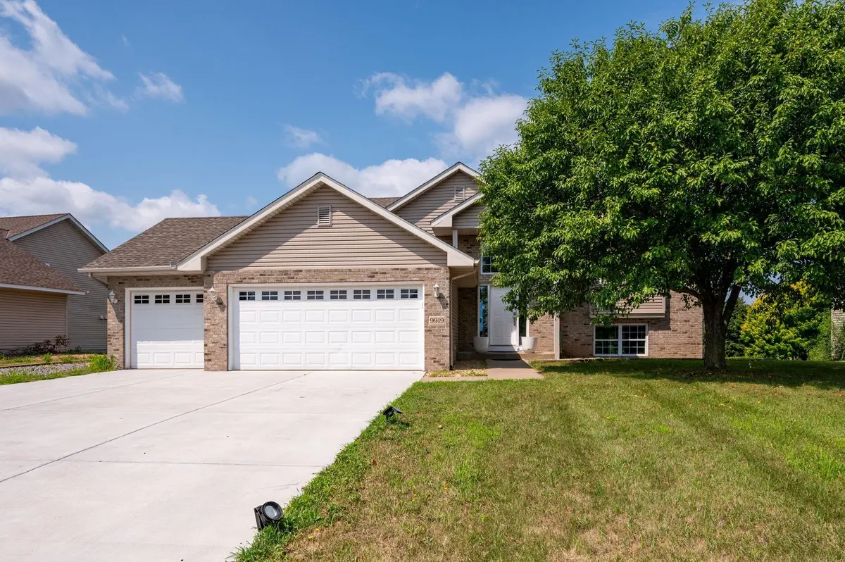 9919 Weston DR, Monticello, MN 55362