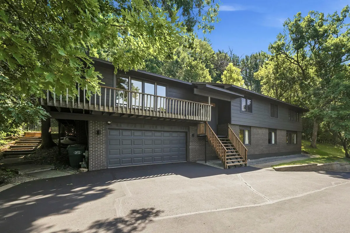 138 Chaparral DR, Apple Valley, MN 55124