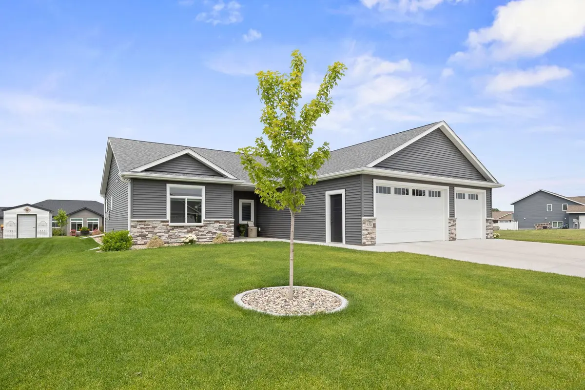 173 Eau Claire AVE SE, Hutchinson, MN 55350