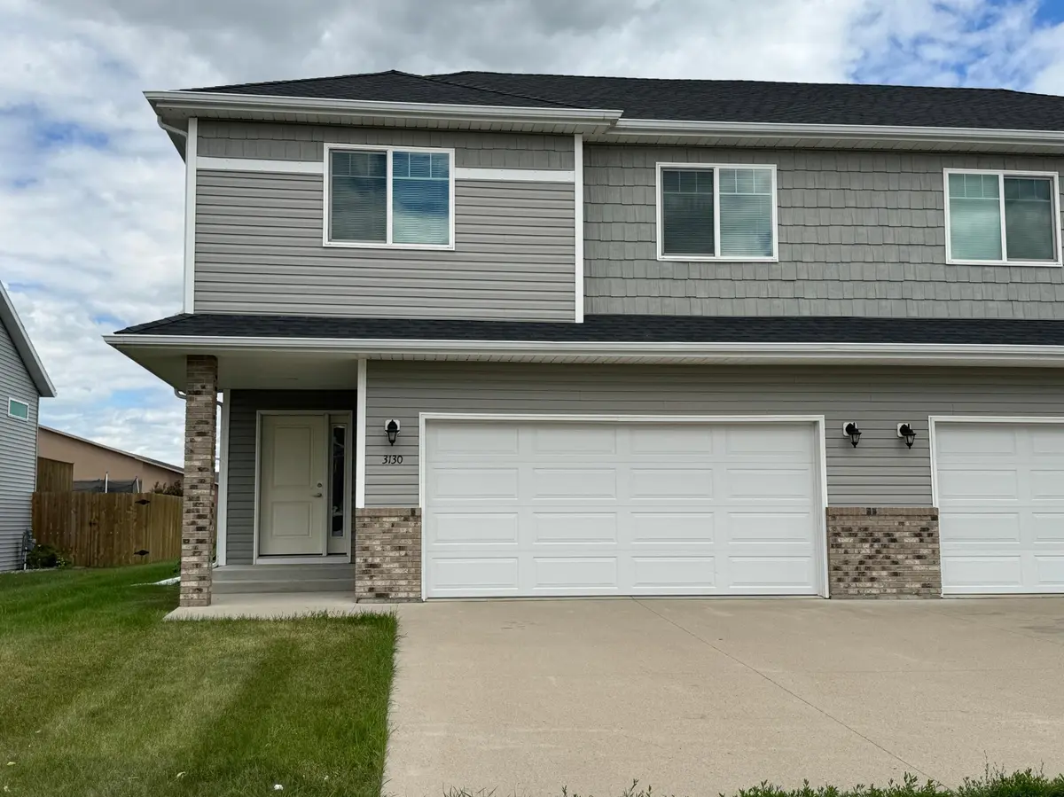 3130 27th ST S, Moorhead, MN 56560