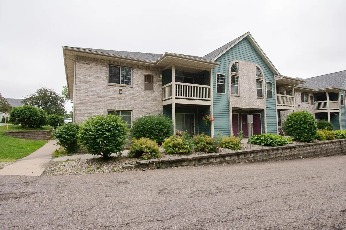 1876 Deerhaven LN NE #2, Rochester, MN 55906