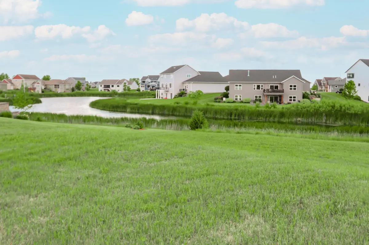 22 Sunset CT, North Mankato, MN 56003