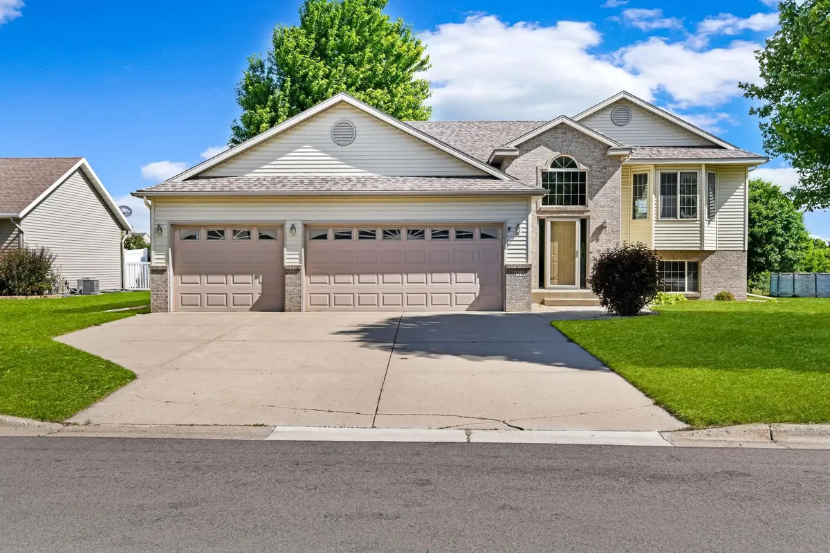 1154 Garden Brook DR, Sauk Rapids, MN 56379