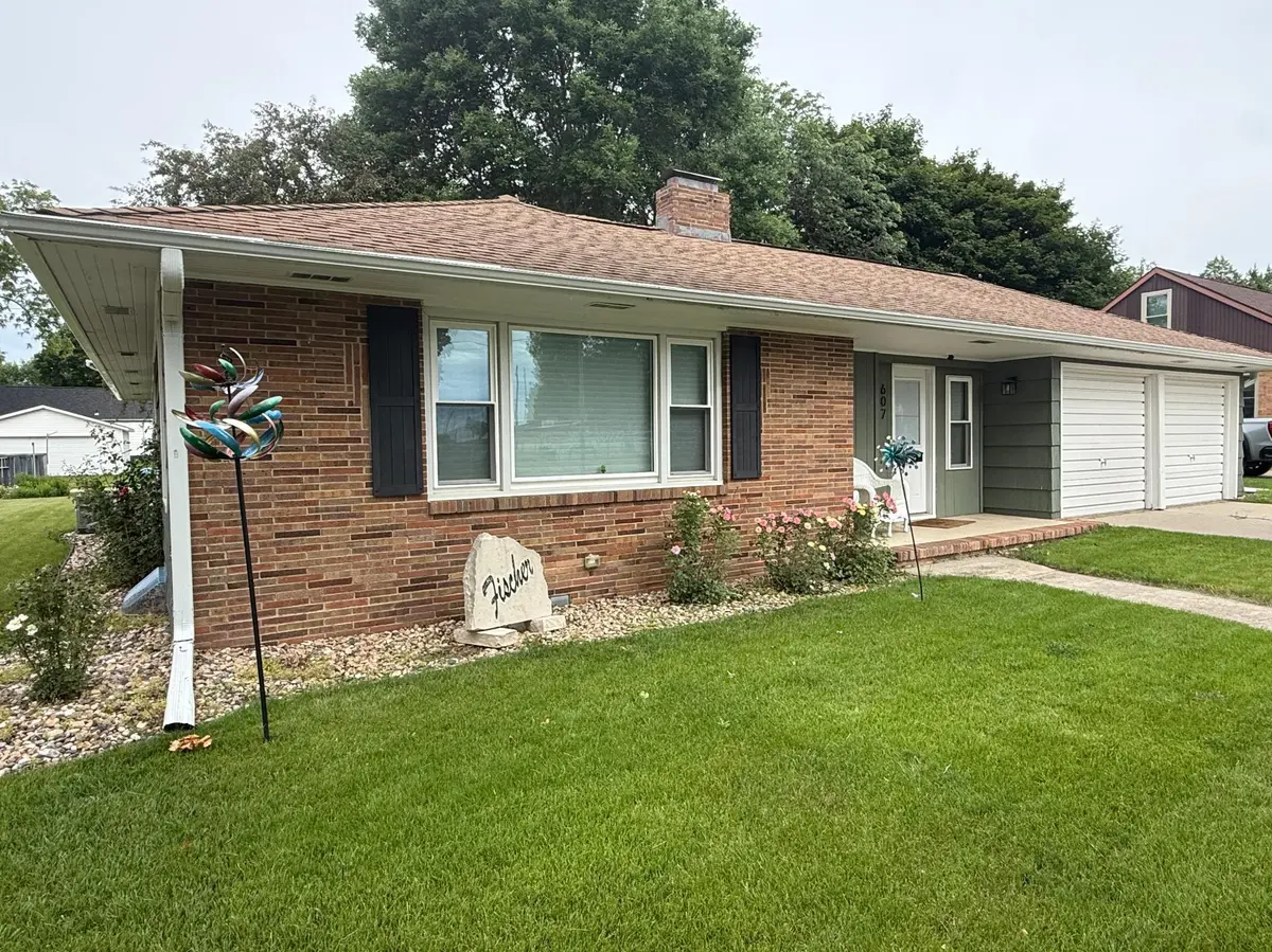 607 Milwaukee ST, Lakefield, MN 56150