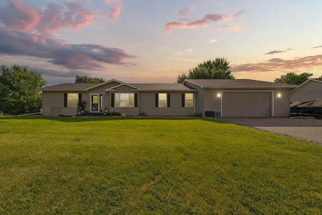 228 Plum RUN, Le Sueur, MN 56058