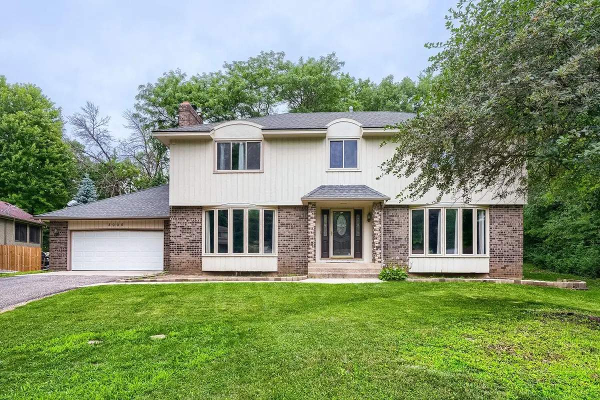 3005 Carlsbad CT, Burnsville, MN 55337