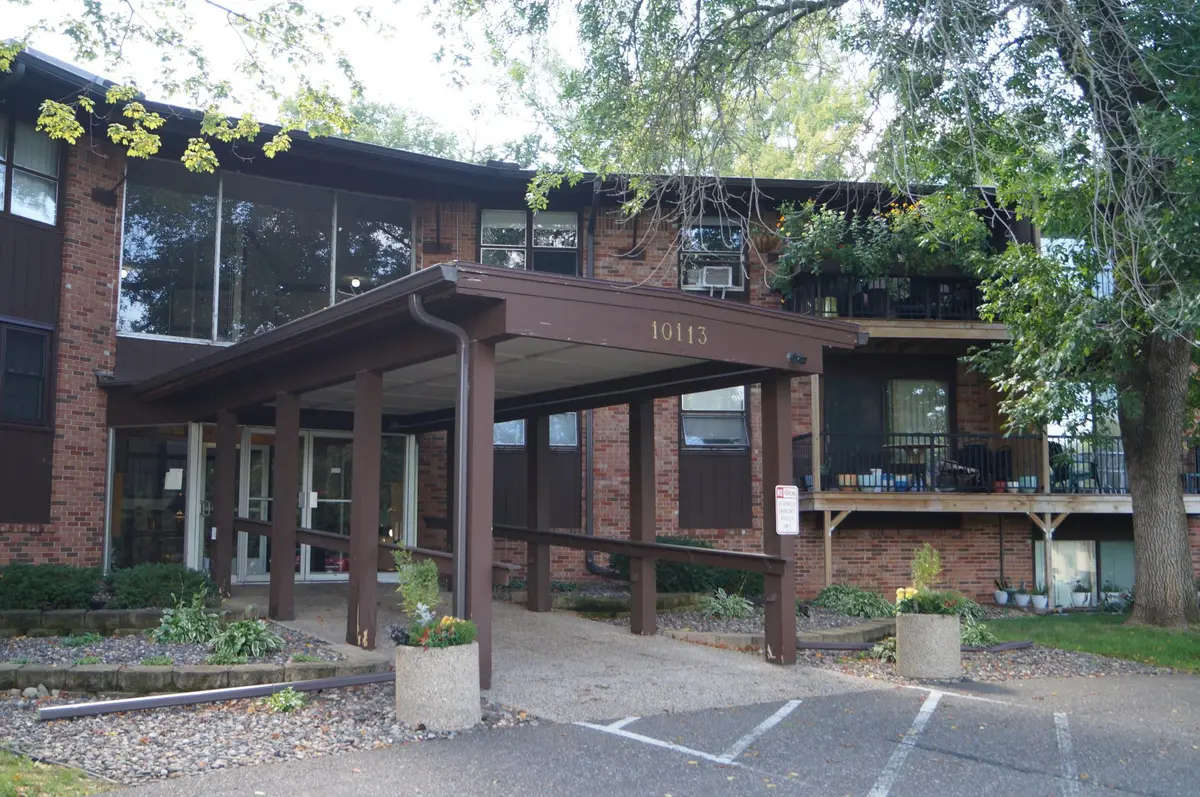 10113 W 34th ST #338, Hopkins, MN 55305