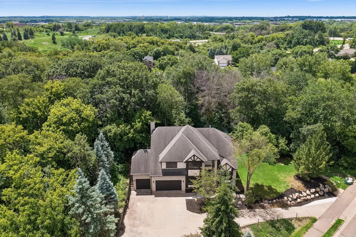 740 Mendota Heights RD, Mendota Heights, MN 55120
