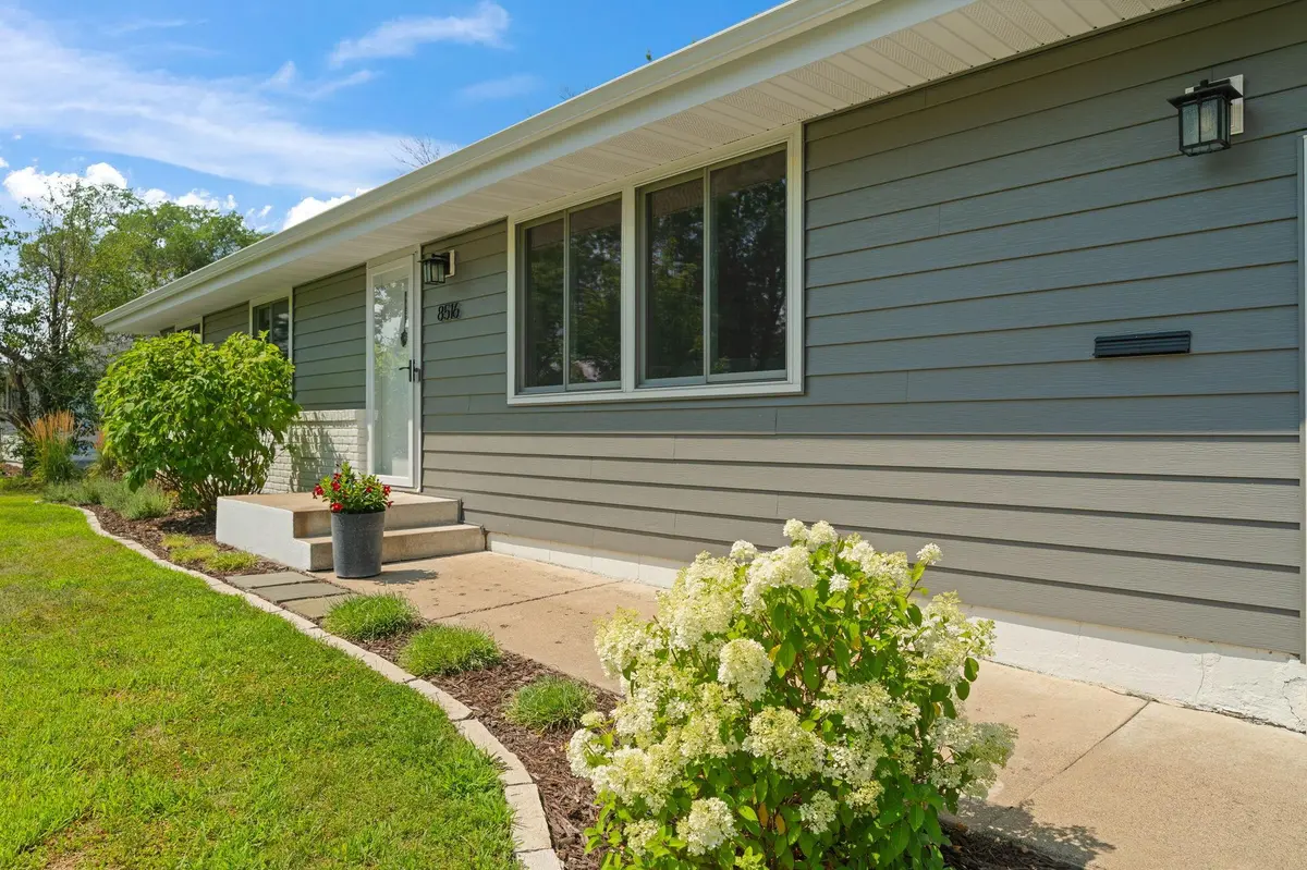 8516 Rich AVE S, Bloomington, MN 55437