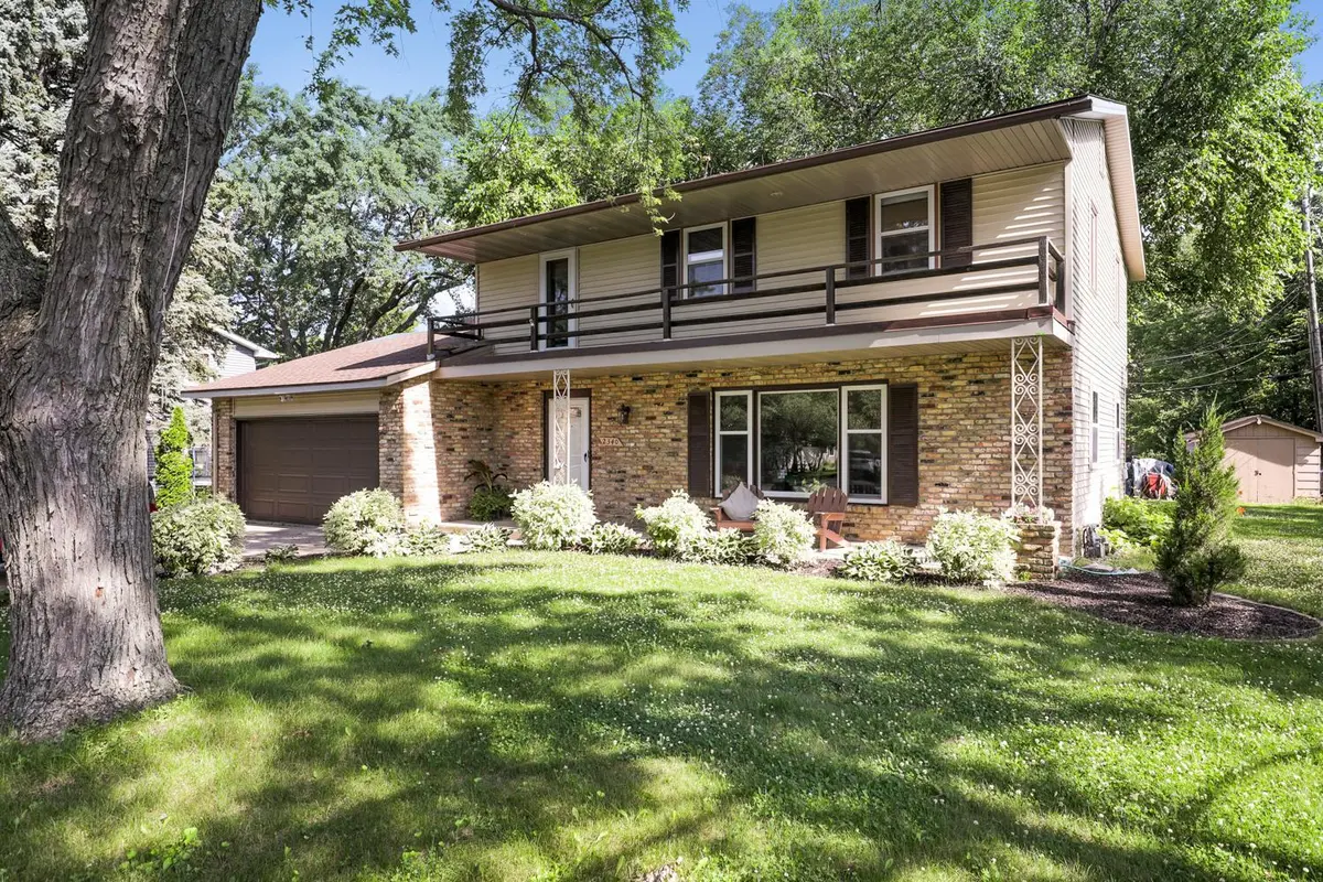 2340 Skyline DR, Bloomington, MN 55425