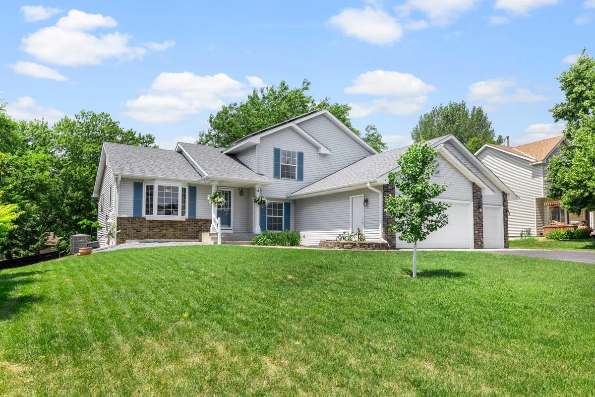 4629 Weston Hills DR, Eagan, MN 55123