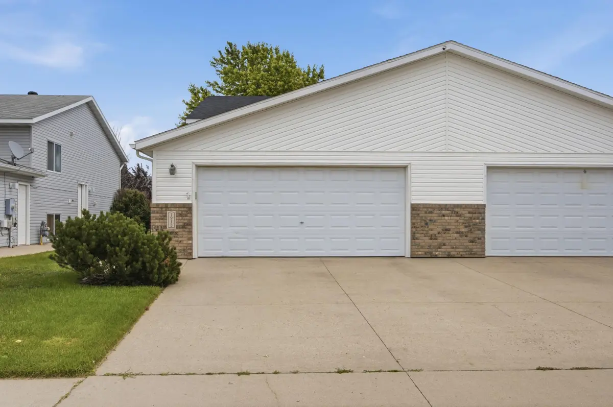 1912 50th ST S, Fargo, ND 58103
