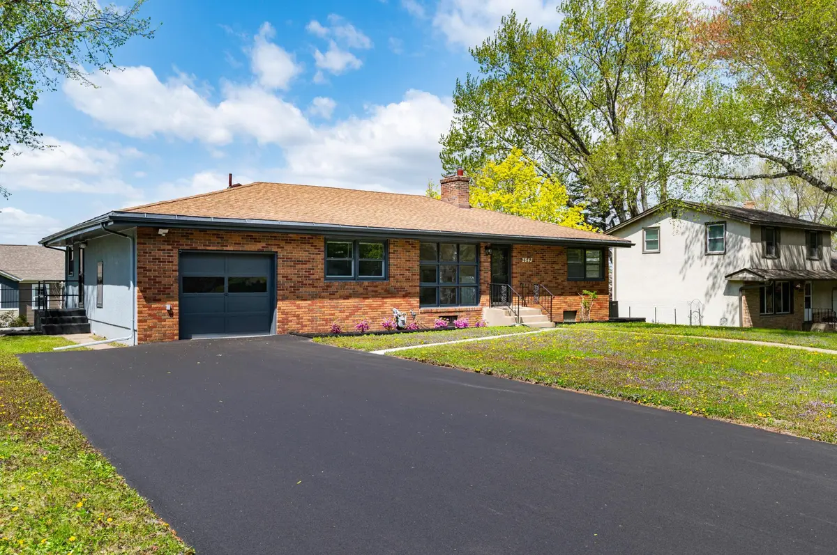 2843 Churchill ST, Roseville, MN 55113