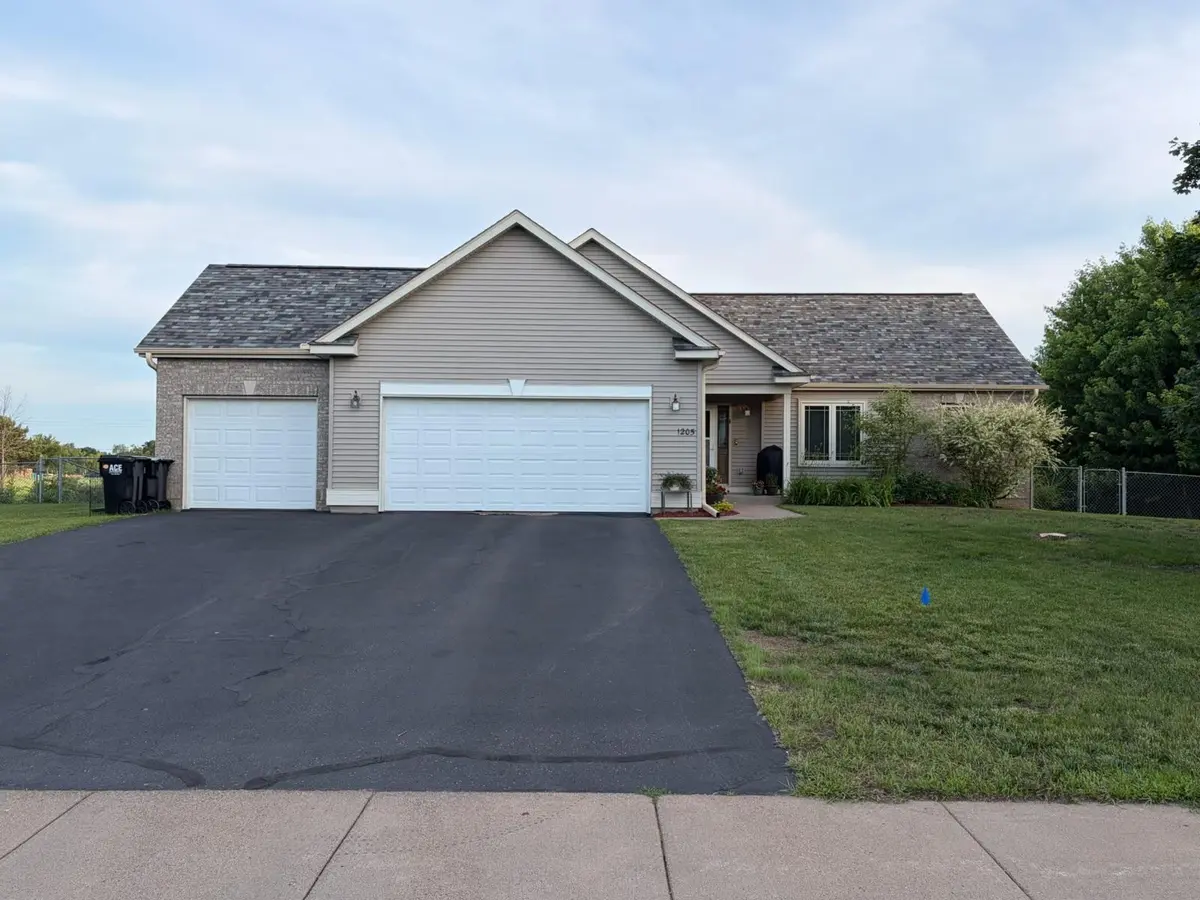 1205 Wendover ST NW, Isanti, MN 55040