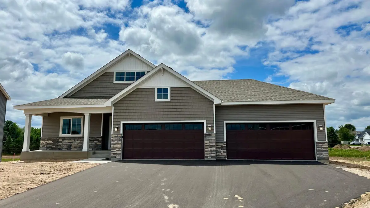 1728 Bobcat WAY, New Richmond, WI 54017