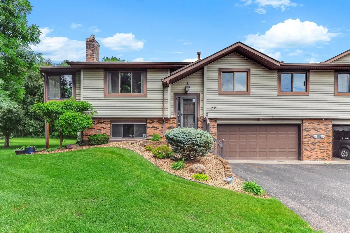 556 Donegal CIR, Shoreview, MN 55126