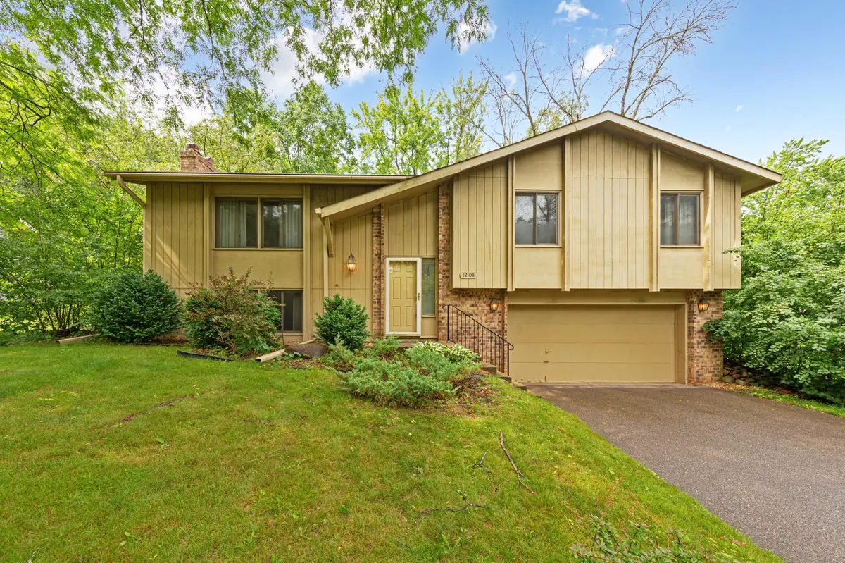 12108 Red Oak CT S, Burnsville, MN 55337