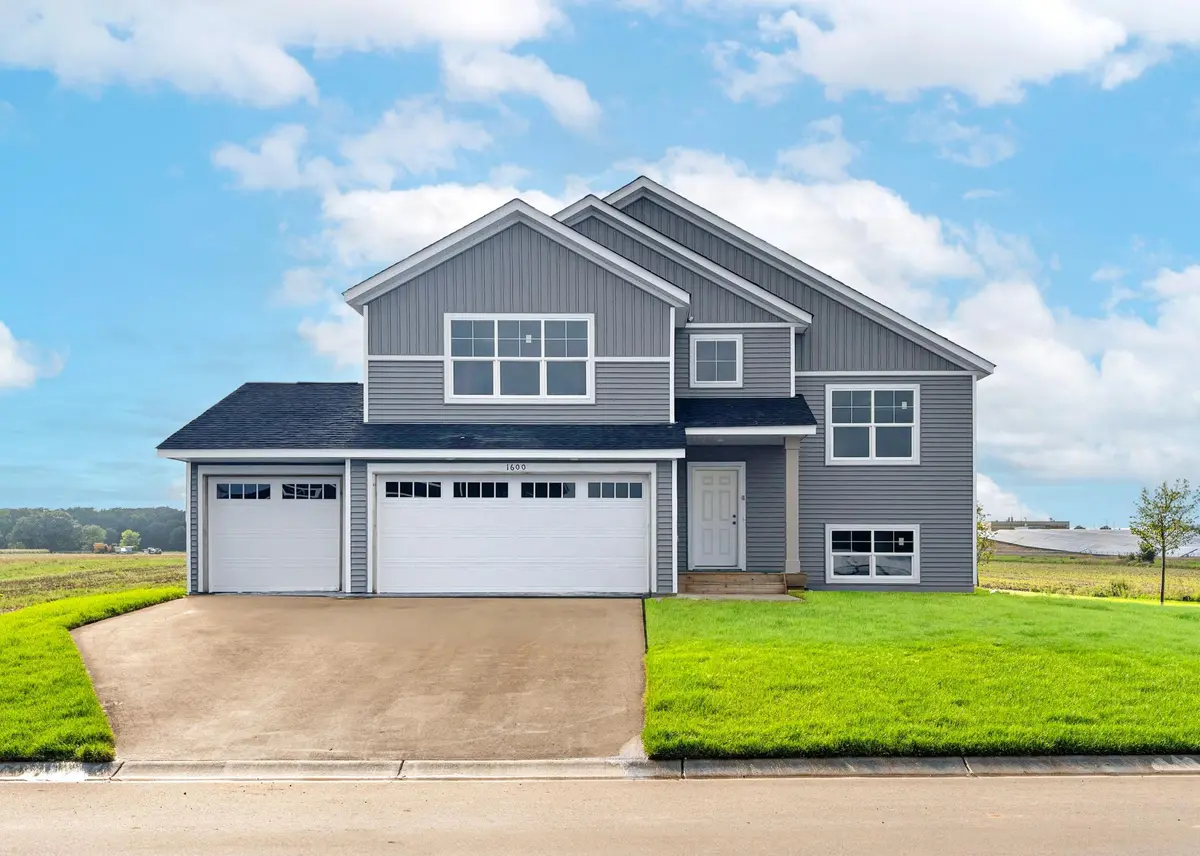 4710 2nd Street CT NE, Saint Cloud, MN 56304