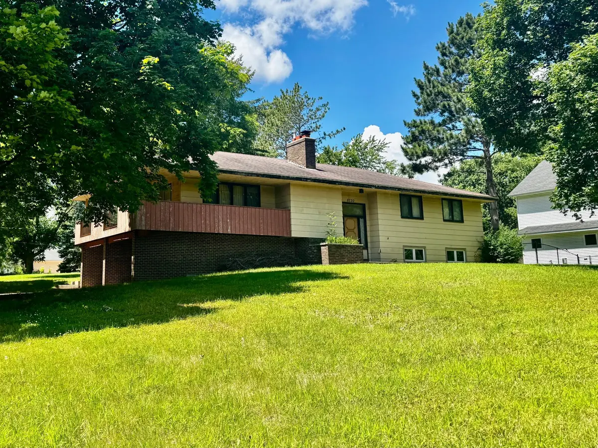 8730 Summit DR, Eden Prairie, MN 55347