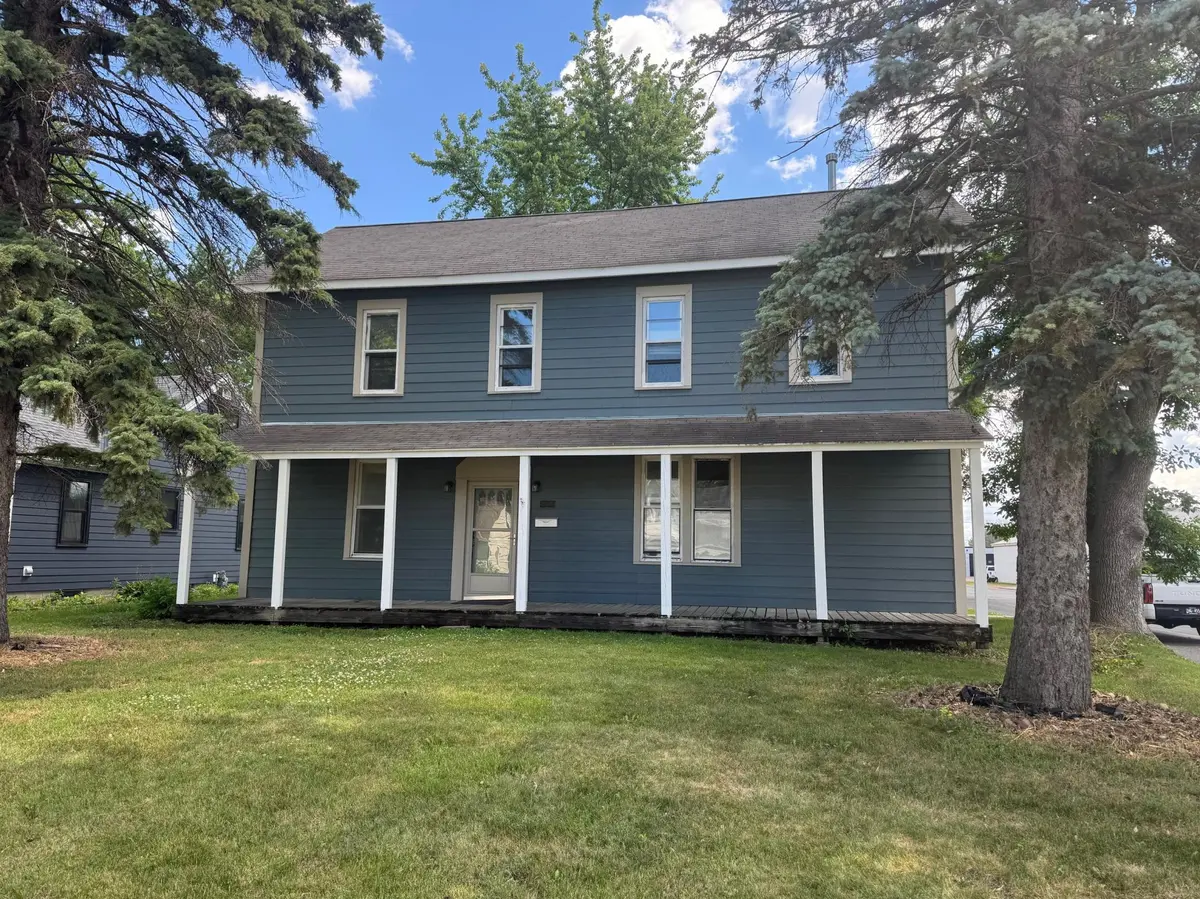 265 S Orange ST, Waconia, MN 55387