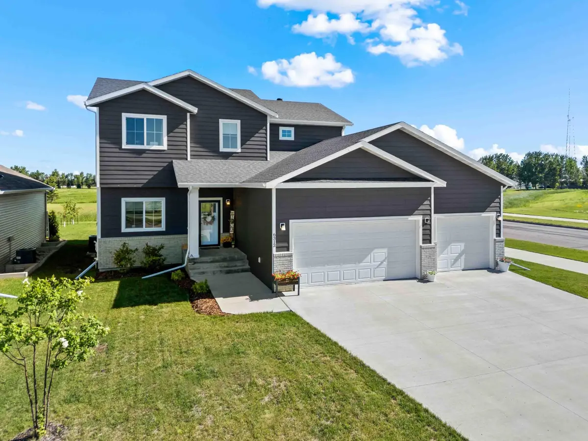 6313 54th AVE S, Fargo, ND 58104