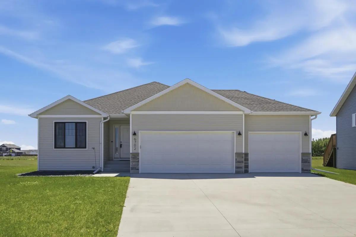 6702 72nd AVE S, Horace, ND 58047
