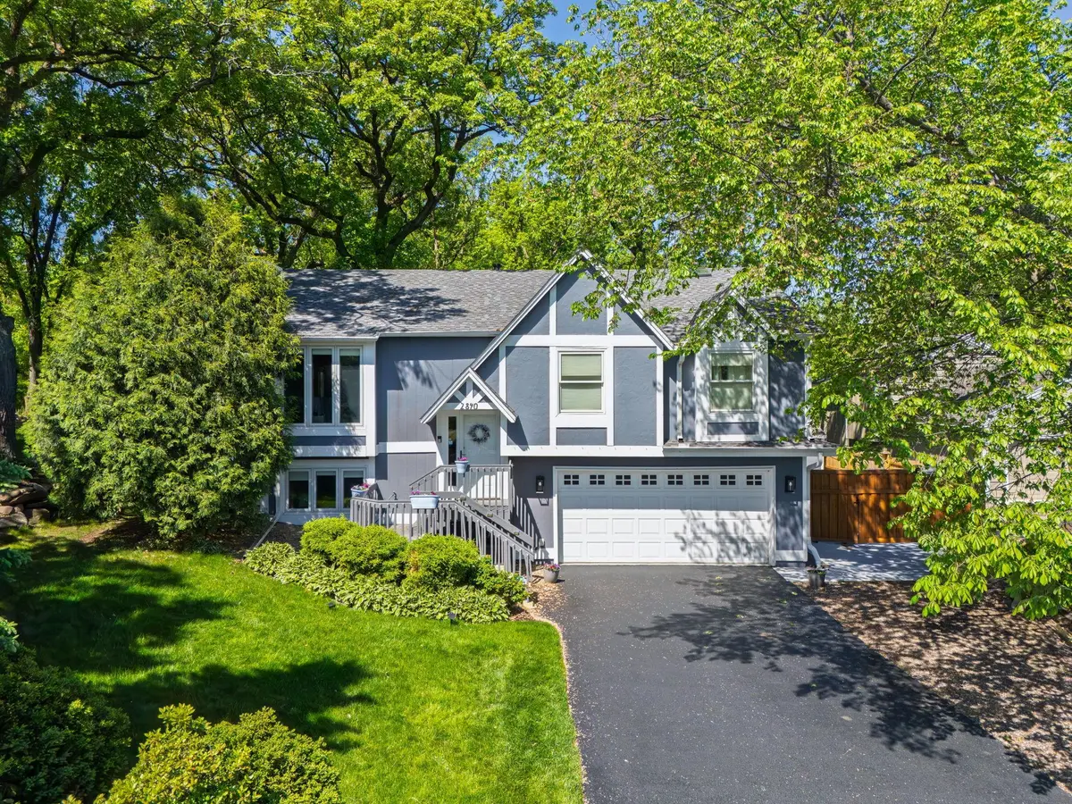 2840 Mayflower AVE, Minnetonka, MN 55305