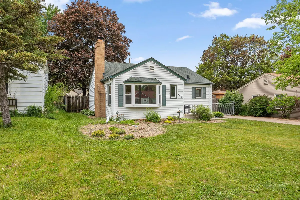 749 Cottage AVE W, Saint Paul, MN 55117