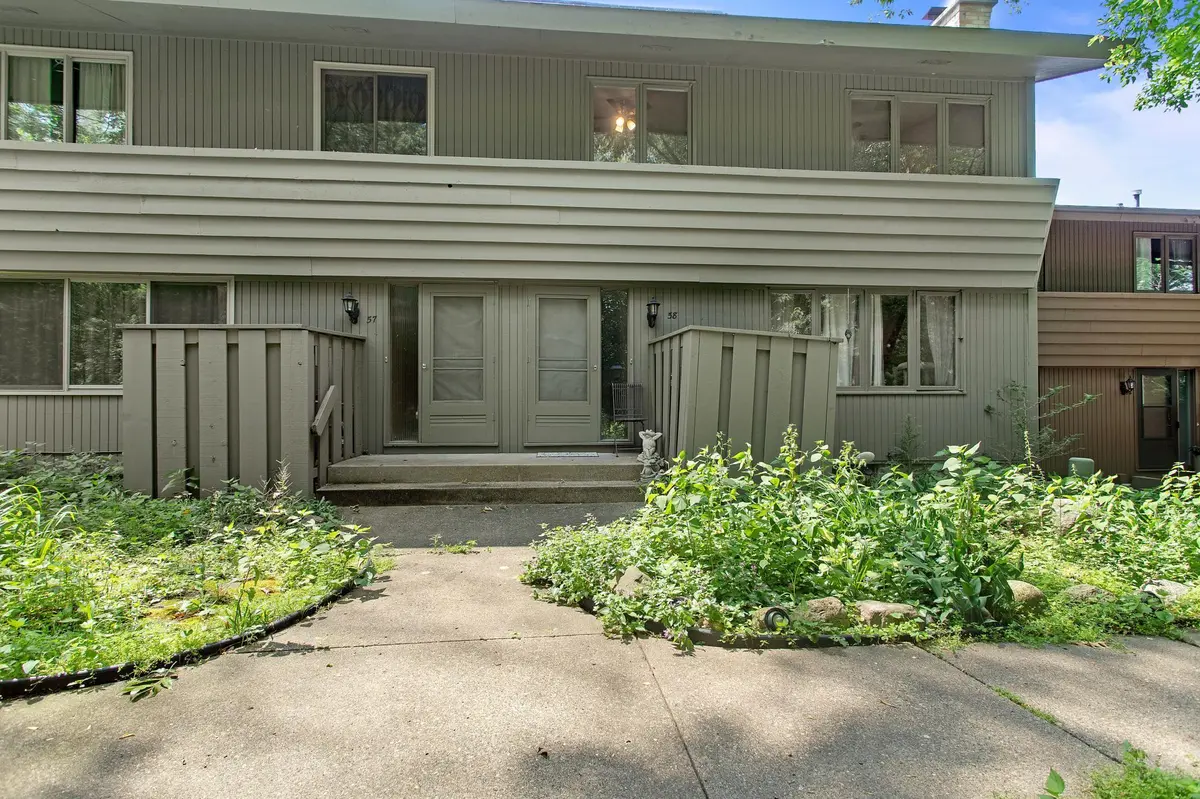 58 Walden ST, Burnsville, MN 55337